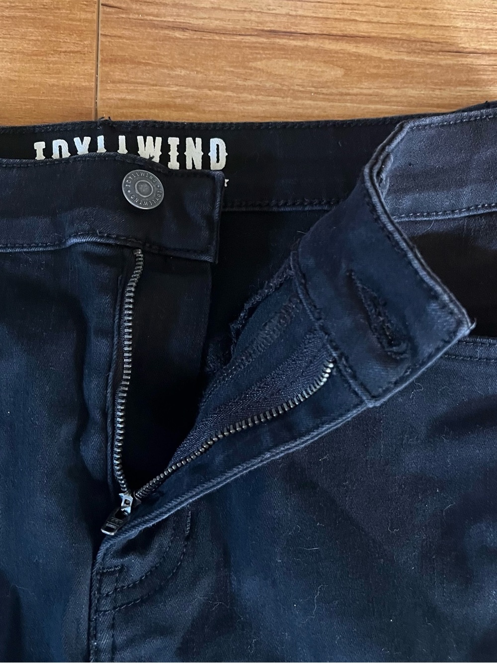Idyllwind Burbank Embroidered Studded Black Denim Skirt 10 - Picture 7 of 16